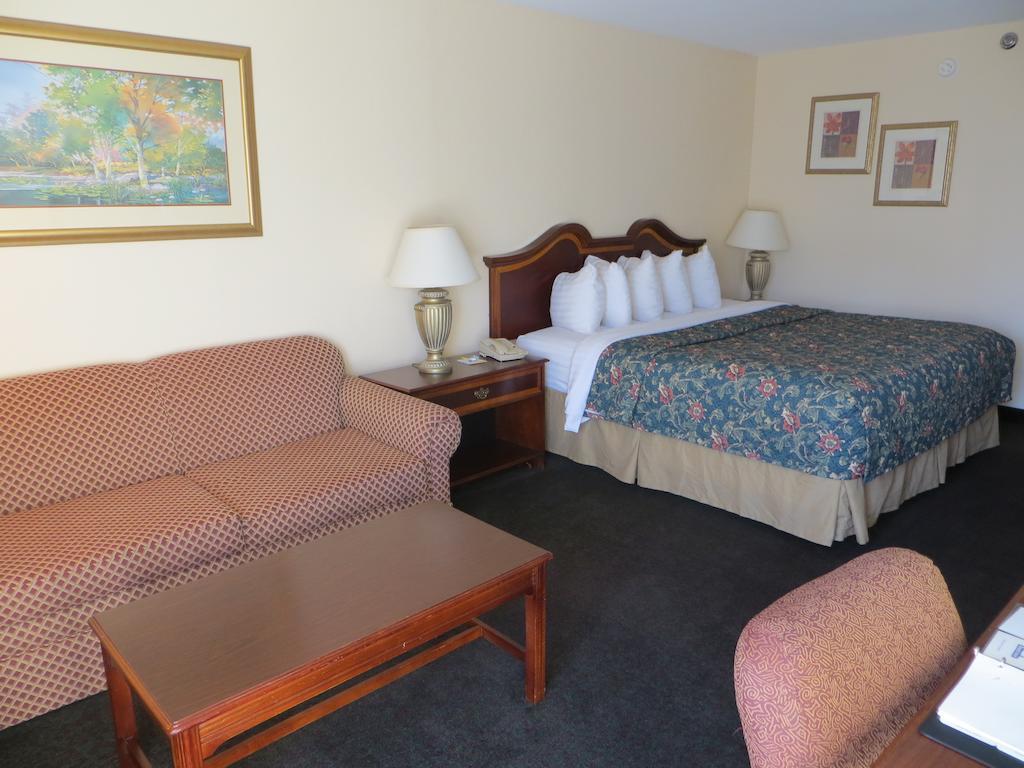 Days Inn By Wyndham Grand Island I-80 Doniphan Kültér fotó