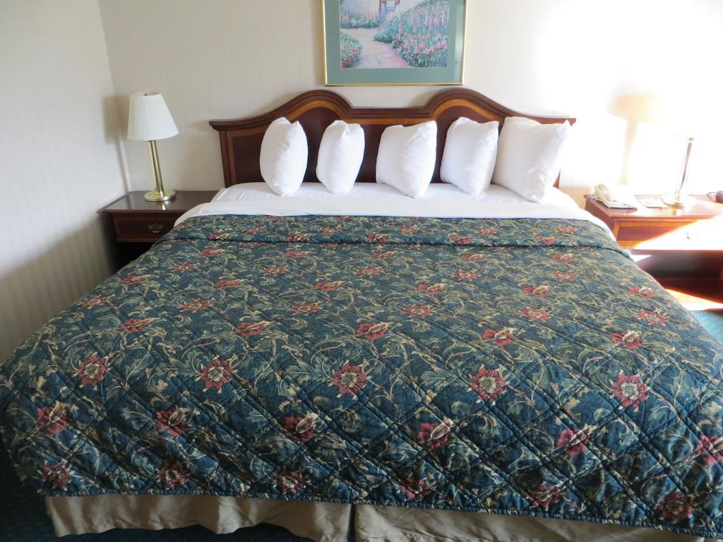 Days Inn By Wyndham Grand Island I-80 Doniphan Kültér fotó